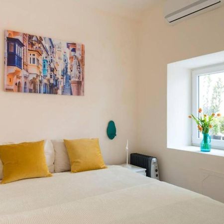 Authentic Gf Apartment With Terrace At The 3 Cities Marina Cospicua Eksteriør billede
