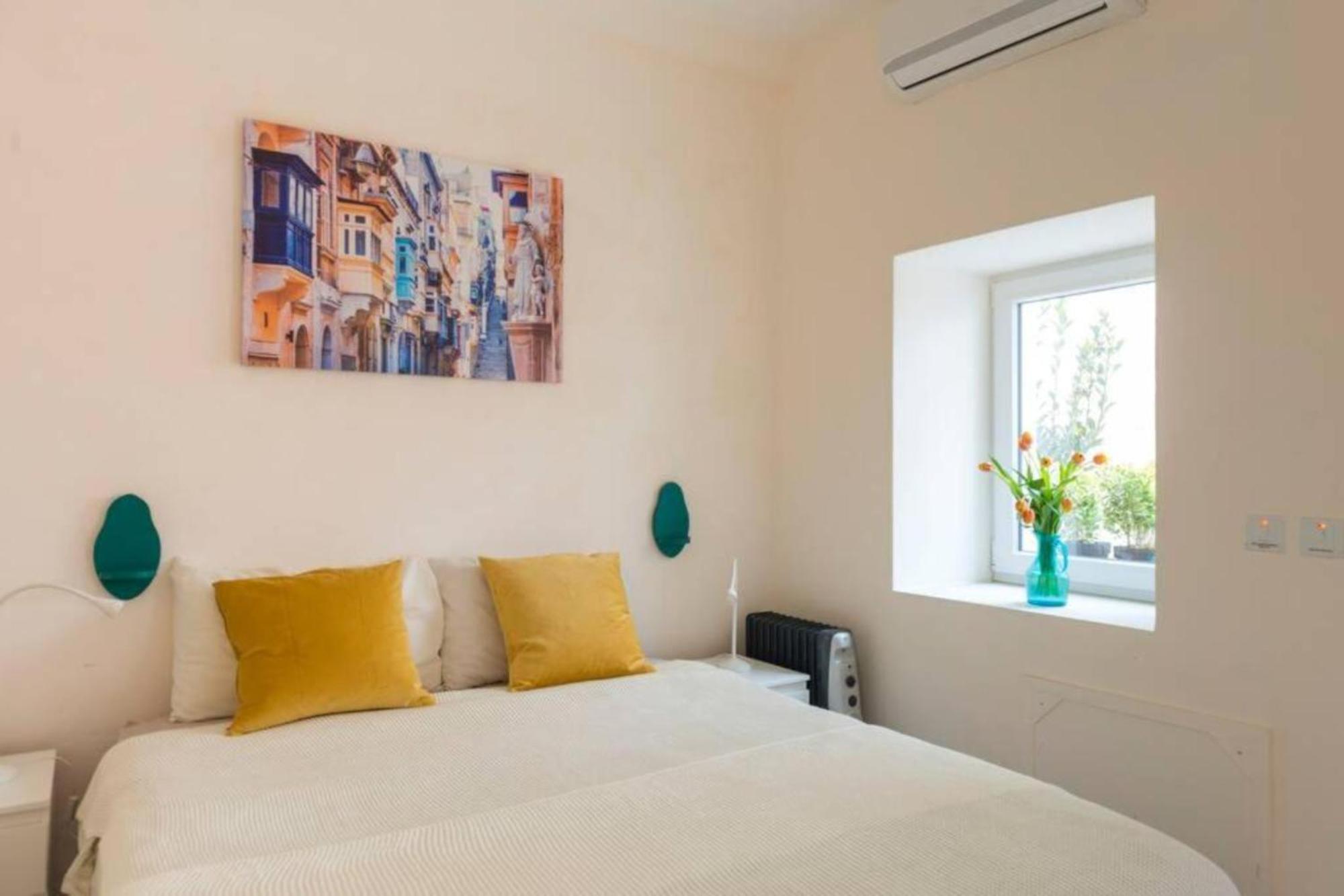 Authentic Gf Apartment With Terrace At The 3 Cities Marina Cospicua Eksteriør billede