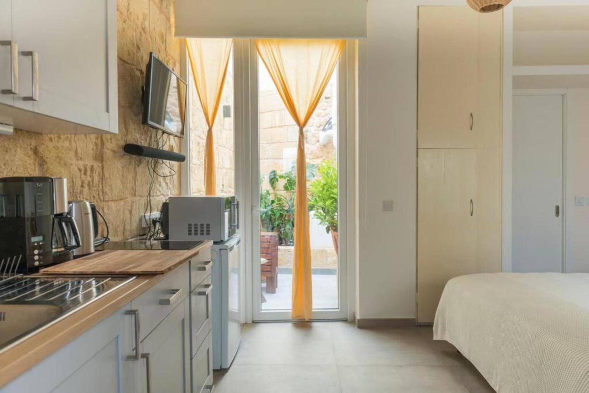 Authentic Gf Apartment With Terrace At The 3 Cities Marina Cospicua Eksteriør billede
