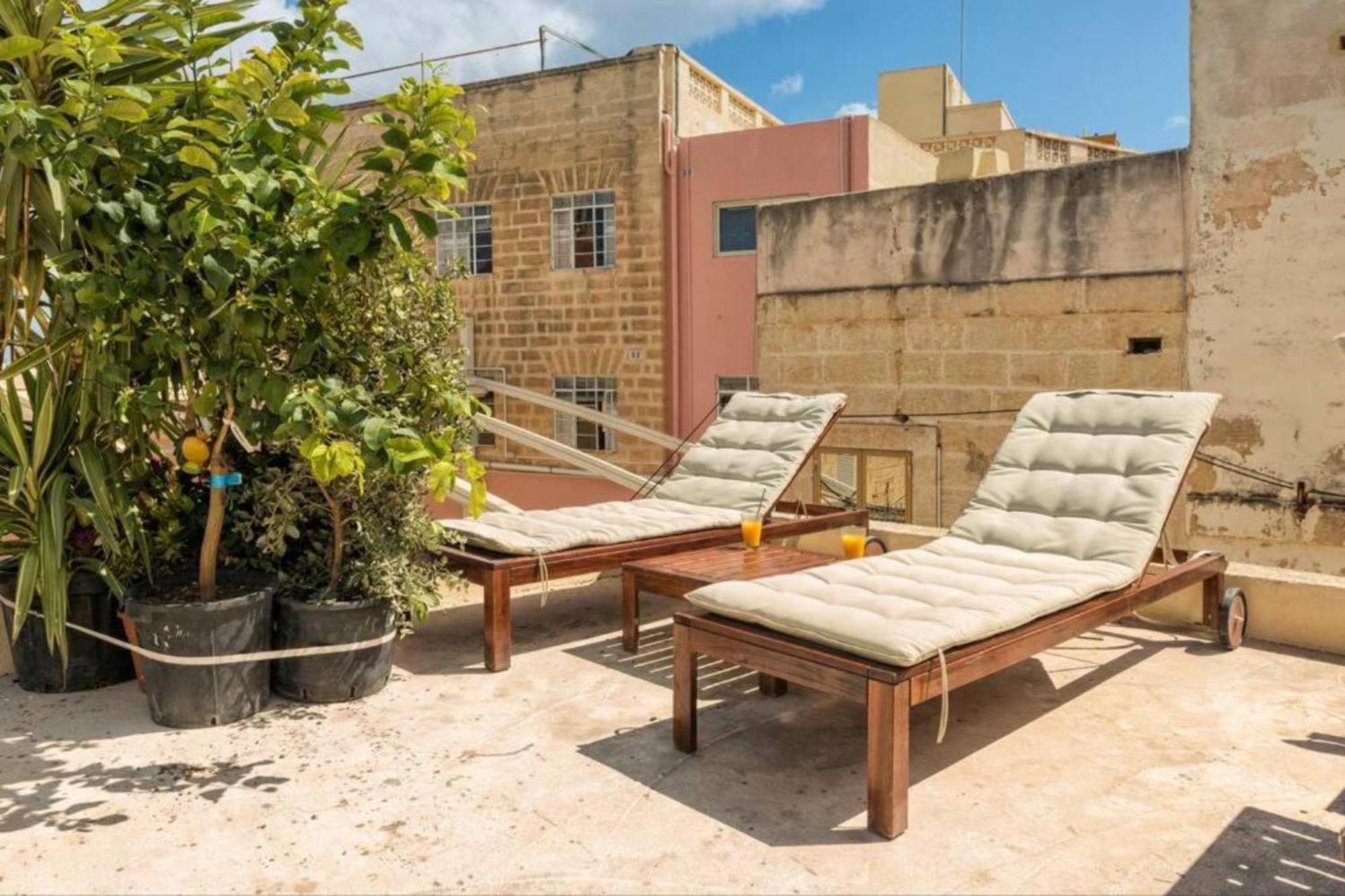 Authentic Gf Apartment With Terrace At The 3 Cities Marina Cospicua Eksteriør billede