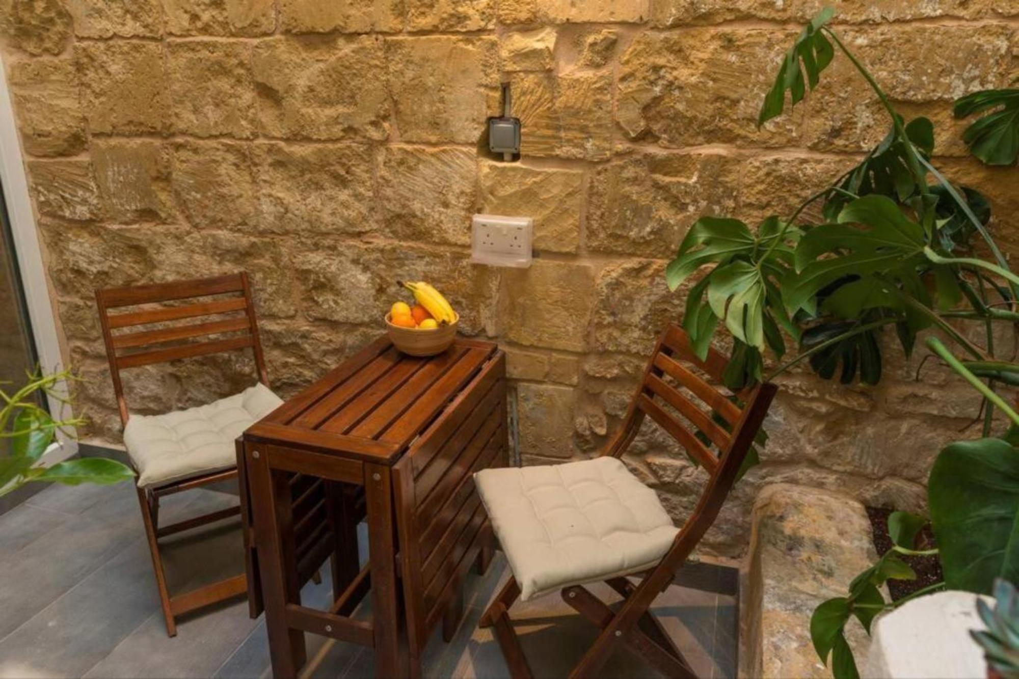 Authentic Gf Apartment With Terrace At The 3 Cities Marina Cospicua Eksteriør billede