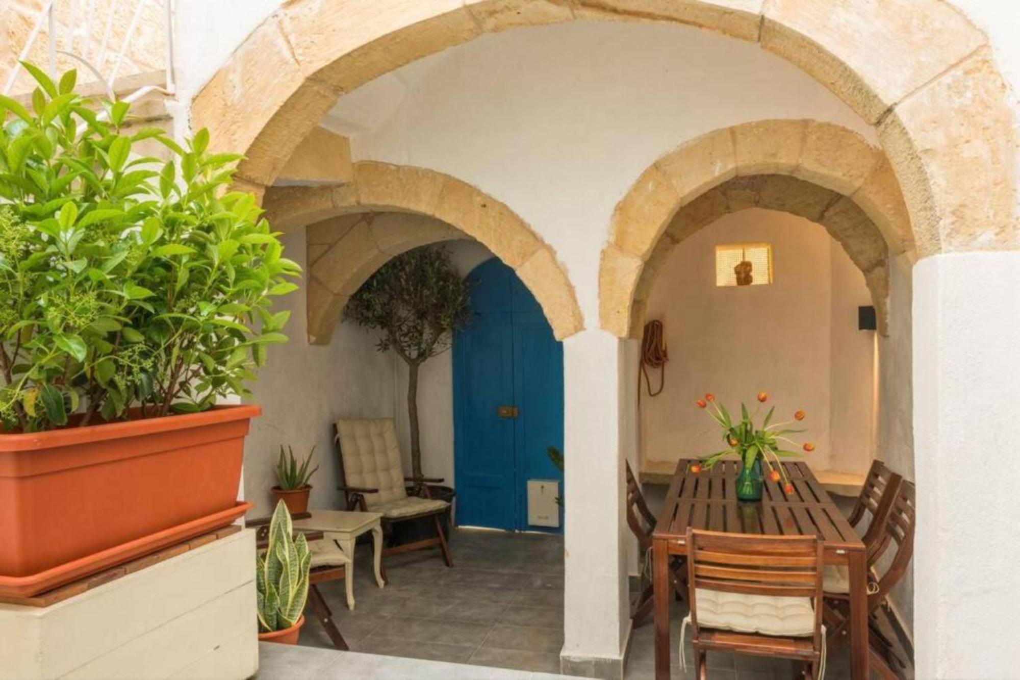 Authentic Gf Apartment With Terrace At The 3 Cities Marina Cospicua Eksteriør billede